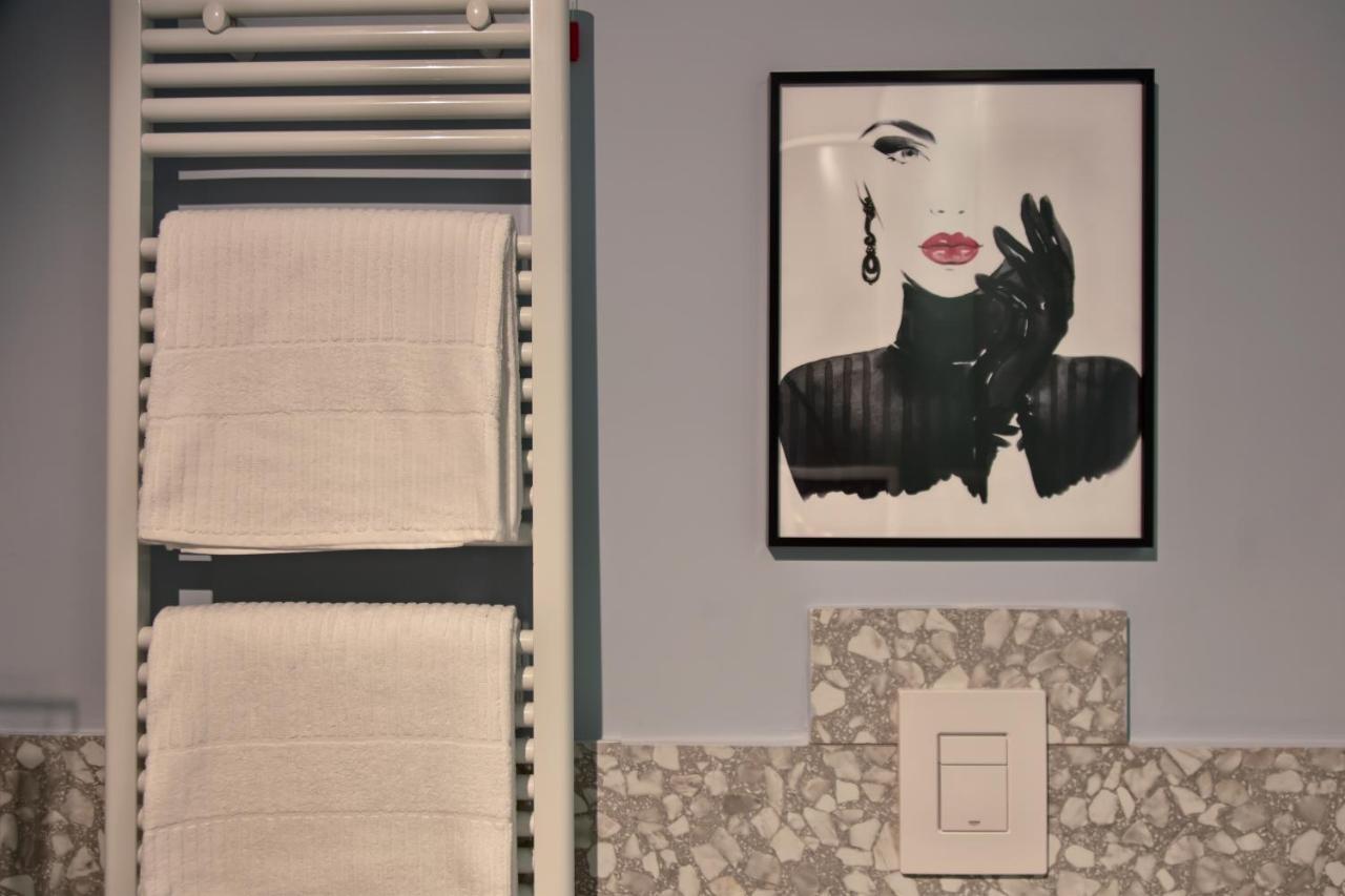 Lady Rose Hotel Napoli Bagian luar foto