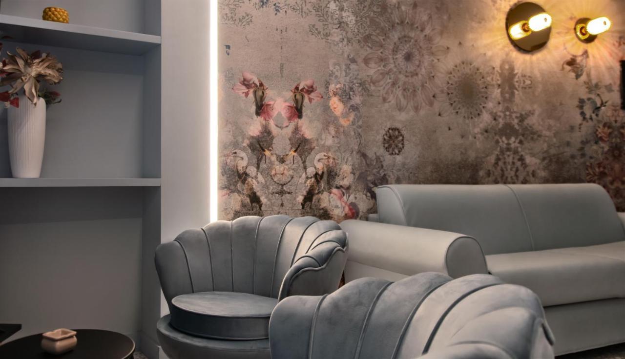 Lady Rose Hotel Napoli Bagian luar foto