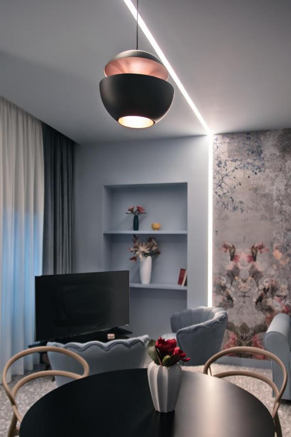 Lady Rose Hotel Napoli Bagian luar foto